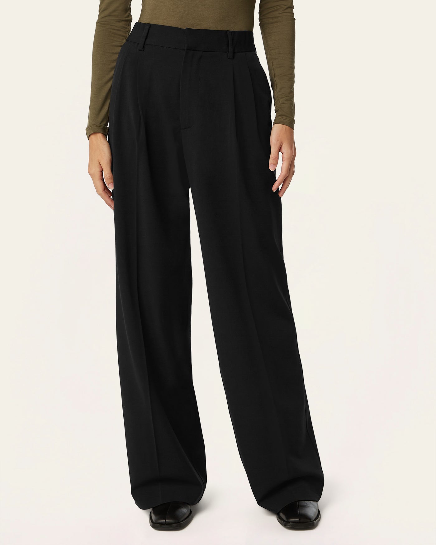 Pleated Signature Wide Pants - Black